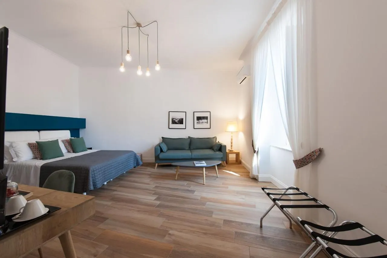 Santa Chiara Tufarelli Glam Rooms Napoli 0*,  Italia