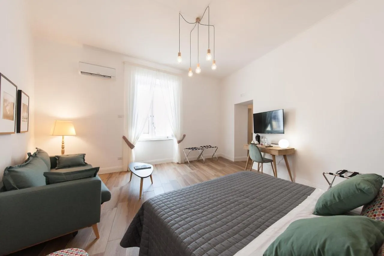 Santa Chiara Tufarelli Glam Rooms Napoli Bed & Breakfast